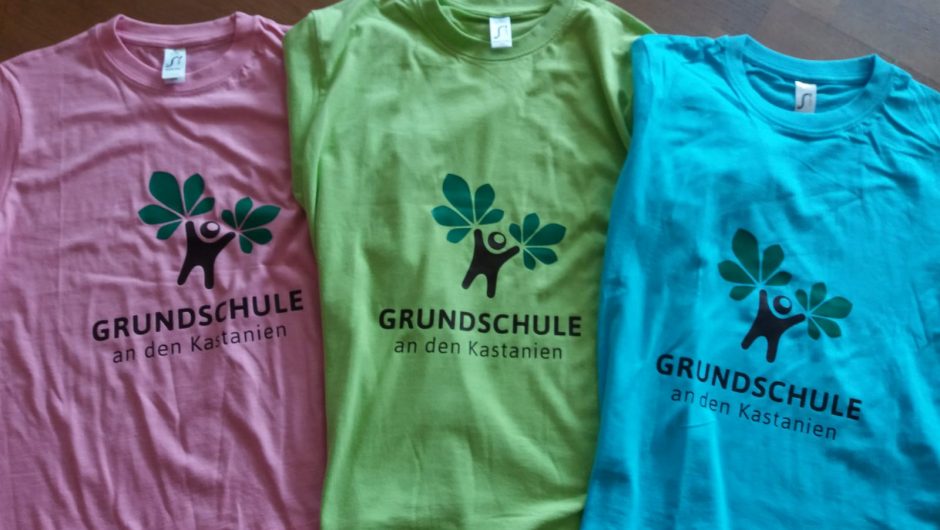 Die neuen Schul-T-Shirts sind da!